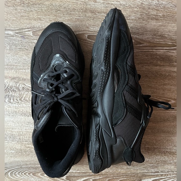 ADIDAS men’s size 11.5. Black. Worn once. - Picture 2 of 7